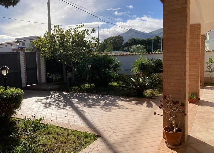 Charming By The Sea In Sicily Villa